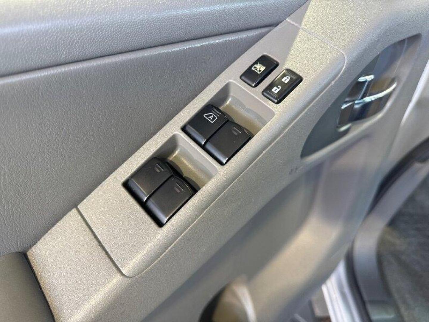 2012 Brilliant Silver Nissan Frontier SL (1N6AD0EV2CC) with an 4.0L V6 261hp 281ft. lbs. engine, Automatic transmission, located at 25355 Eames Street, Channahon, IL, 60410, (815) 467-1807, 41.429108, -88.228432 - Photo#20