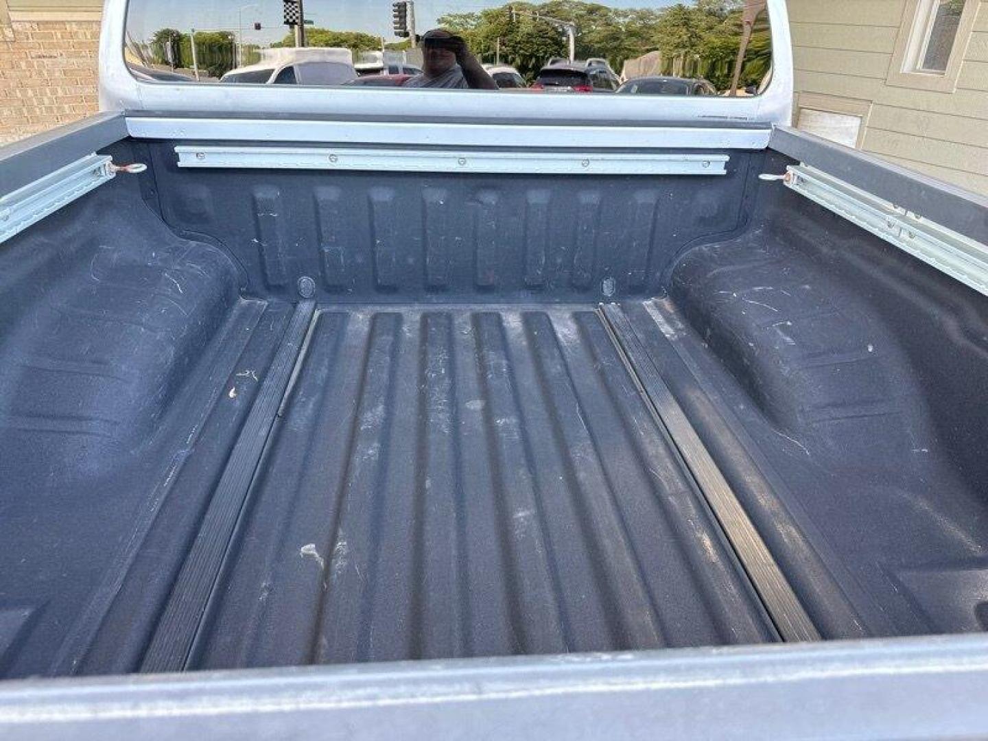 2012 Brilliant Silver Nissan Frontier SL (1N6AD0EV2CC) with an 4.0L V6 261hp 281ft. lbs. engine, Automatic transmission, located at 25355 Eames Street, Channahon, IL, 60410, (815) 467-1807, 41.429108, -88.228432 - Photo#30