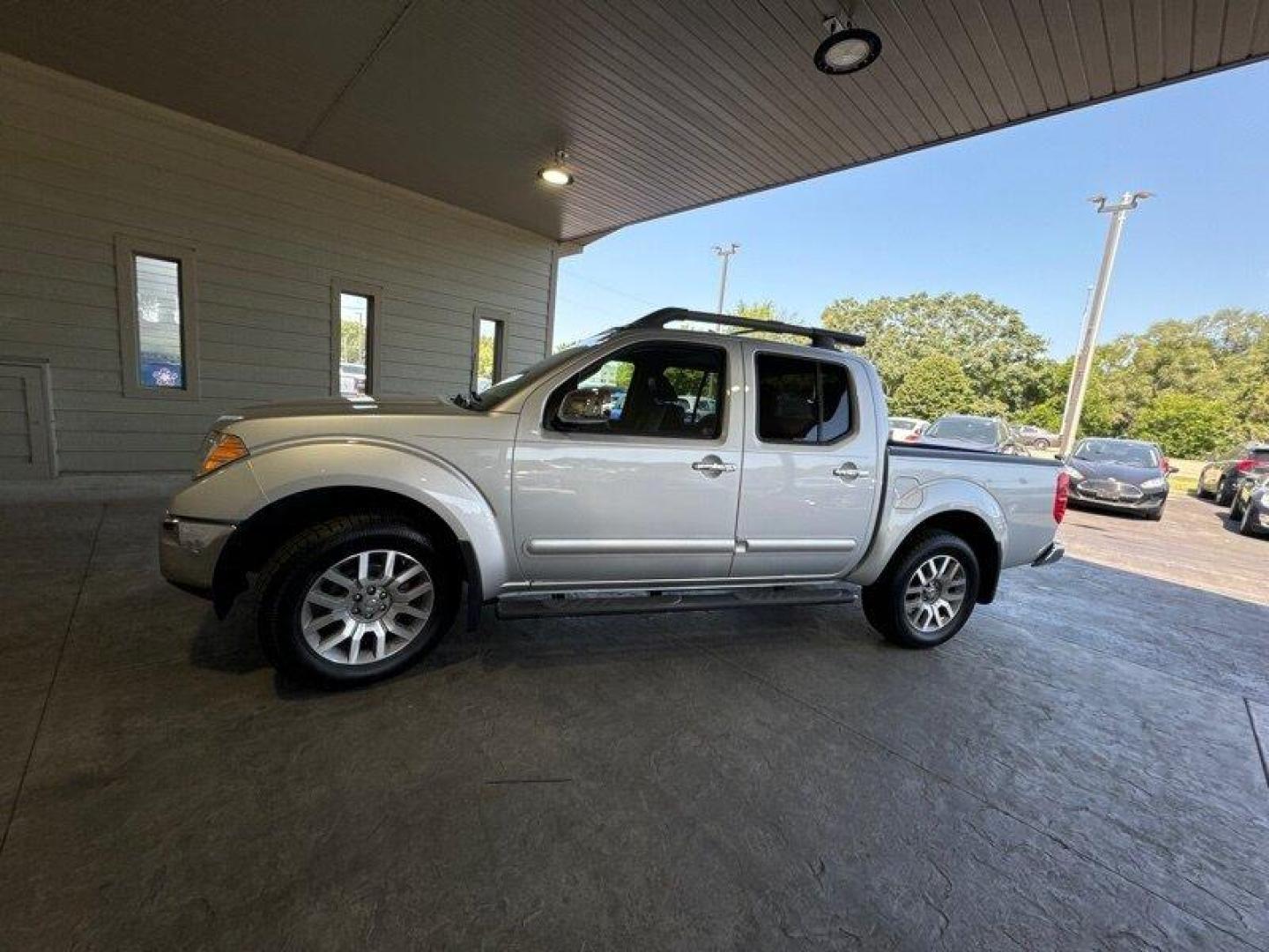2012 Brilliant Silver Nissan Frontier SL (1N6AD0EV2CC) with an 4.0L V6 261hp 281ft. lbs. engine, Automatic transmission, located at 25355 Eames Street, Channahon, IL, 60410, (815) 467-1807, 41.429108, -88.228432 - Photo#7