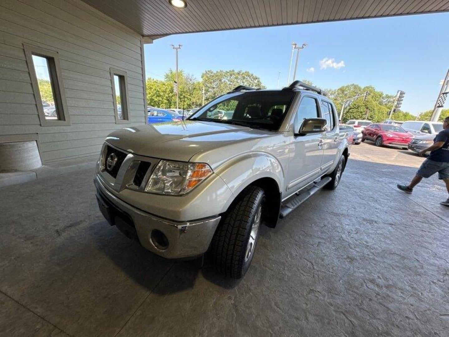 2012 Brilliant Silver Nissan Frontier SL (1N6AD0EV2CC) with an 4.0L V6 261hp 281ft. lbs. engine, Automatic transmission, located at 25355 Eames Street, Channahon, IL, 60410, (815) 467-1807, 41.429108, -88.228432 - Photo#8