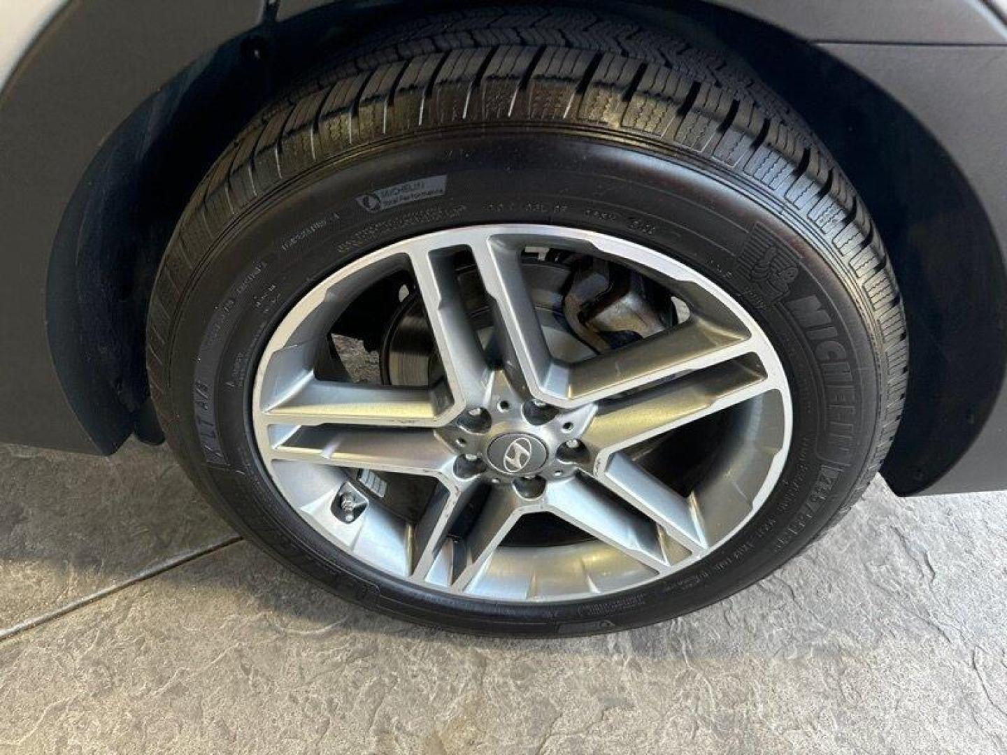 2017 Iron Frost Hyundai SANTA FE SE Ultimate (KM8SRDHF5HU) with an 3.3L V6 290hp 252ft. lbs. engine, Automatic transmission, located at 25355 Eames Street, Channahon, IL, 60410, (815) 467-1807, 41.429108, -88.228432 - Photo#12