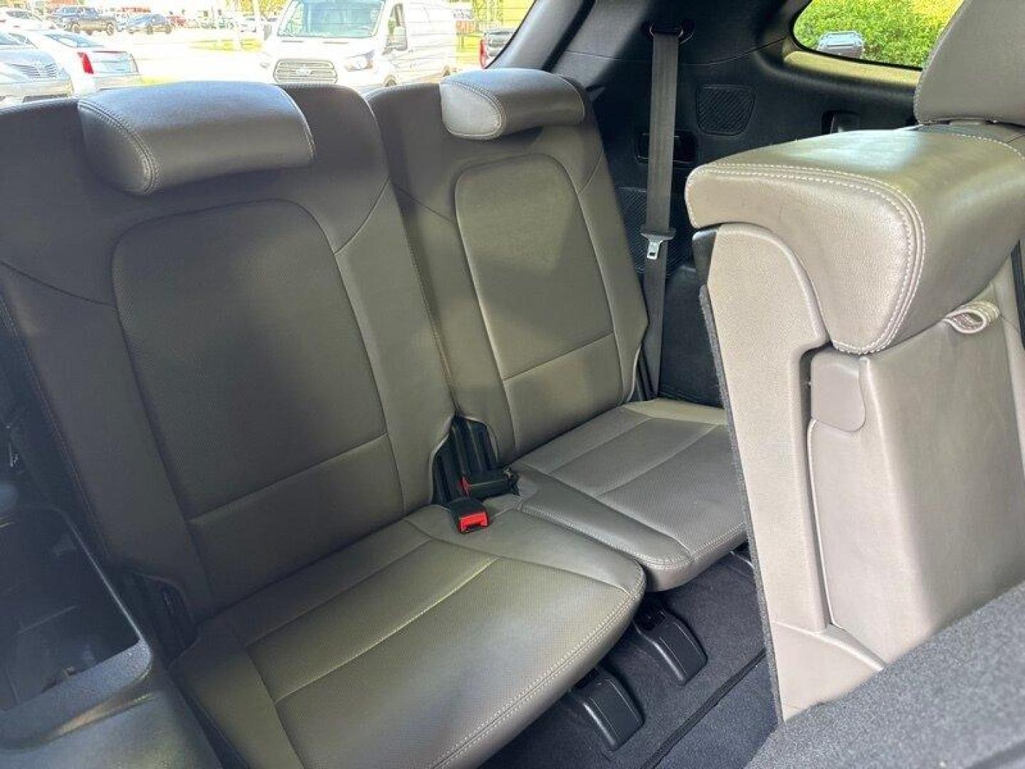 2017 Iron Frost Hyundai SANTA FE SE Ultimate (KM8SRDHF5HU) with an 3.3L V6 290hp 252ft. lbs. engine, Automatic transmission, located at 25355 Eames Street, Channahon, IL, 60410, (815) 467-1807, 41.429108, -88.228432 - Photo#17