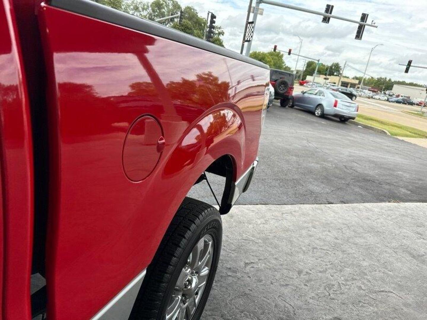 2013 Ingot Silver Metallic Ford F-150 XLT (1FTFW1CT8DK) with an EcoBoost 3.5L Twin Turbo V6 365hp 420ft. lbs. engine, Automatic transmission, located at 25355 Eames Street, Channahon, IL, 60410, (815) 467-1807, 41.429108, -88.228432 - Photo#9