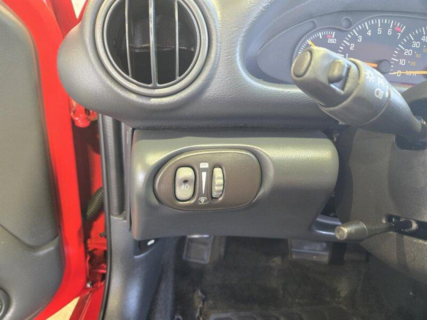 2005 Sport Red Metallic Pontiac Sunfire (3G2JB12F25S) with an 2.2L I4 140 hp 150ft. lbs. DOHC 16V engine, Automatic transmission, located at 25355 Eames Street, Channahon, IL, 60410, (815) 467-1807, 41.429108, -88.228432 - Photo#14