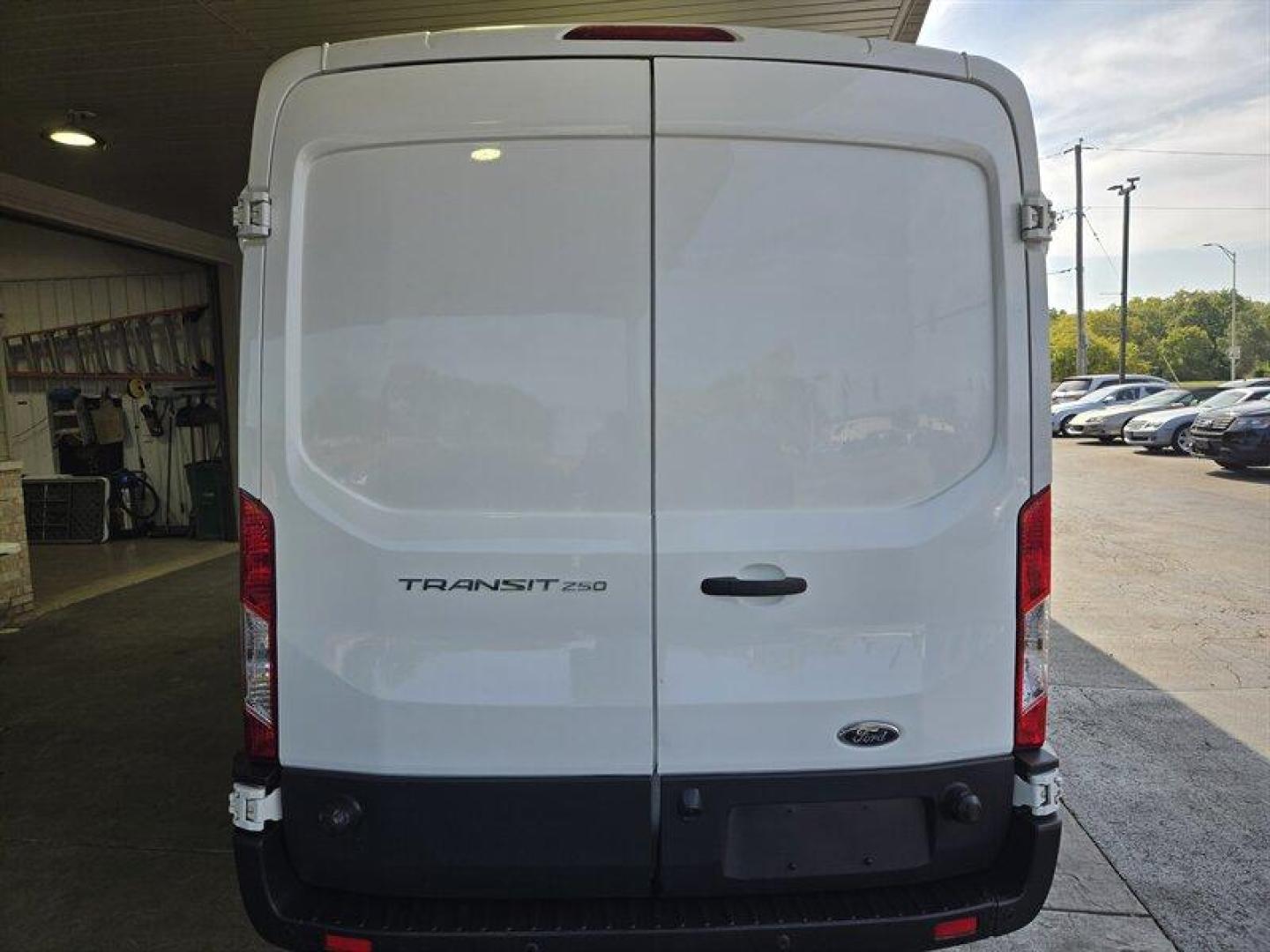 2016 Oxford White Ford Transit (1FTYR2CM8GK) with an 3.7L Flex Fuel V6 275hp 260ft. lbs. engine, Automatic transmission, located at 25355 Eames Street, Channahon, IL, 60410, (815) 467-1807, 41.429108, -88.228432 - Photo#4