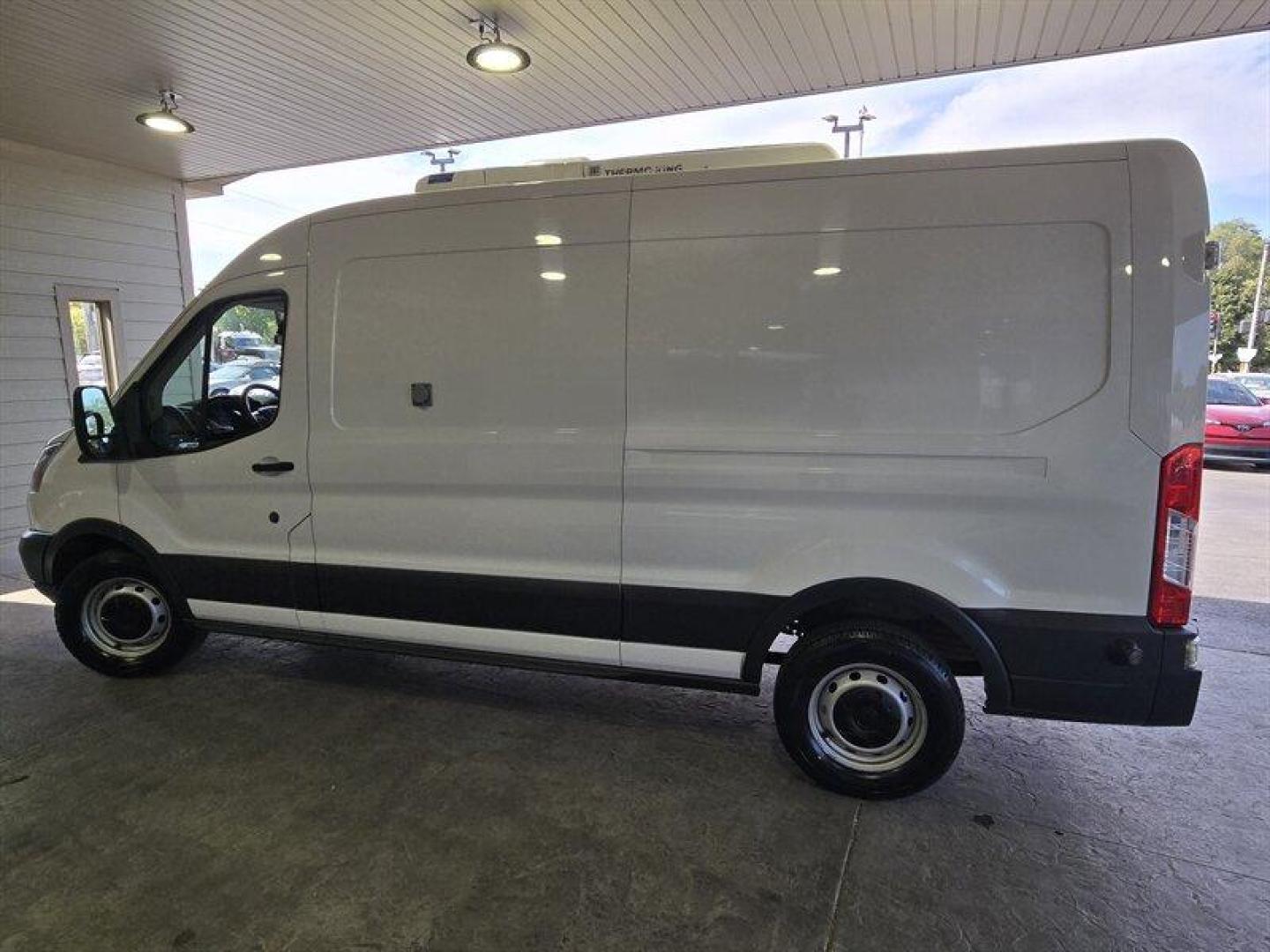 2016 Oxford White Ford Transit (1FTYR2CM8GK) with an 3.7L Flex Fuel V6 275hp 260ft. lbs. engine, Automatic transmission, located at 25355 Eames Street, Channahon, IL, 60410, (815) 467-1807, 41.429108, -88.228432 - Photo#6
