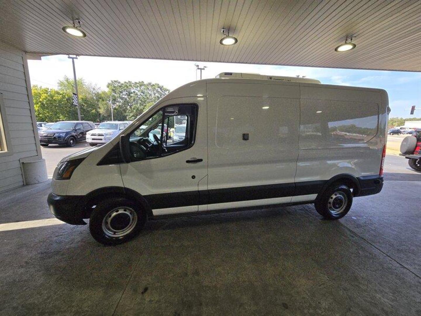 2016 Oxford White Ford Transit (1FTYR2CM8GK) with an 3.7L Flex Fuel V6 275hp 260ft. lbs. engine, Automatic transmission, located at 25355 Eames Street, Channahon, IL, 60410, (815) 467-1807, 41.429108, -88.228432 - Photo#7