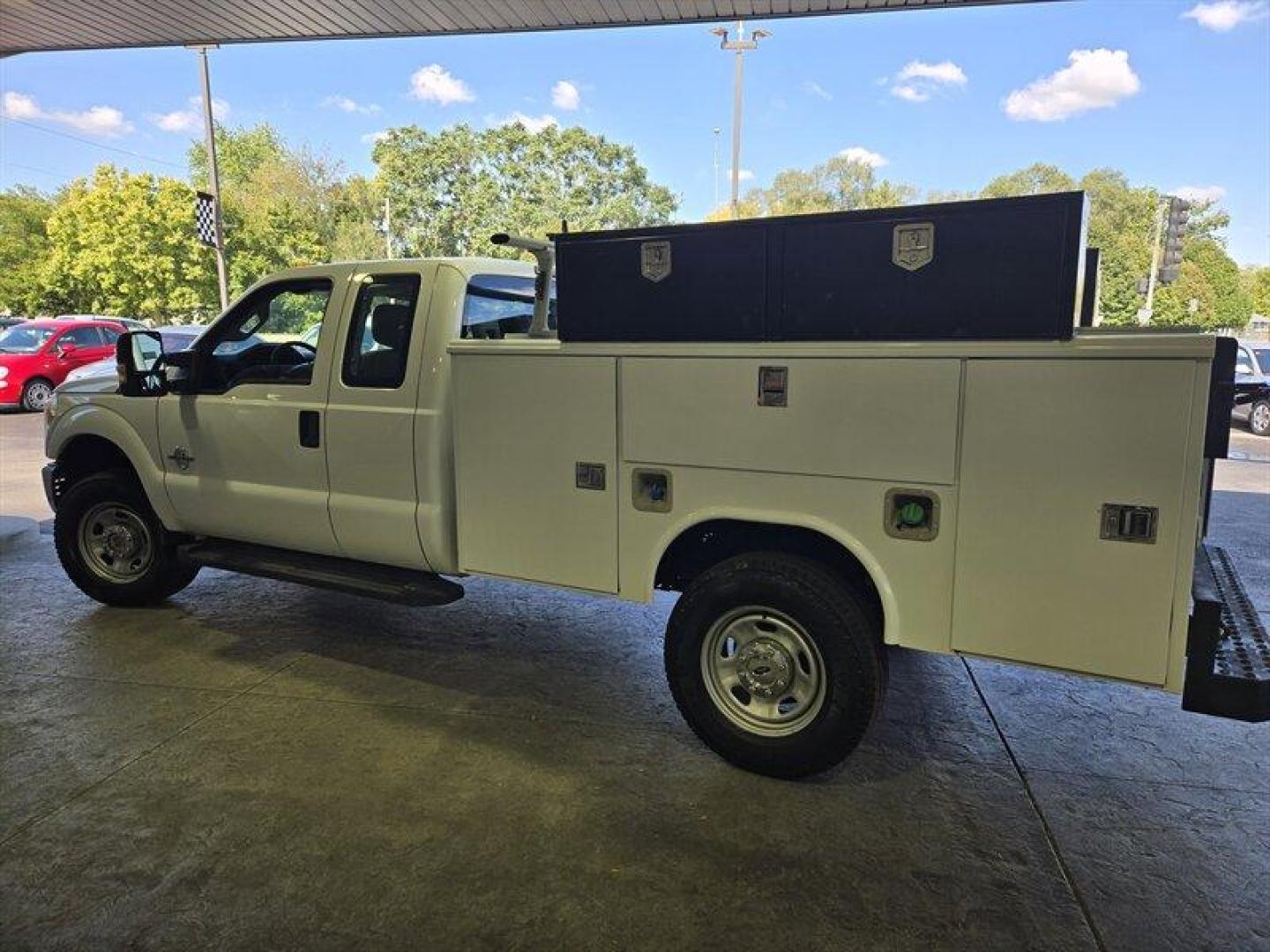 2014 White Ford F-350 Super Duty XLT (1FD8X3FTXEE) with an Power Stroke 6.7L Biodiesel Turbo V8 300hp 660ft. engine, Automatic transmission, located at 25355 Eames Street, Channahon, IL, 60410, (815) 467-1807, 41.429108, -88.228432 - *** FULLY SERVICED, 9 FOOT READING UTILITY BODY WITH A DIESEL TANK IN BACK. *** We are pleased to present to you a 2014 Ford F-350 with a pristine white exterior and a comfortable gray interior. This vehicle is in excellent overall condition and is sure to impress drivers who are looking for a reli - Photo#6