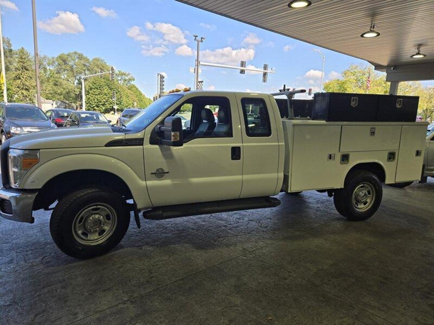 2014 White Ford F-350 Super Duty XLT (1FD8X3FTXEE) with an Power Stroke 6.7L Biodiesel Turbo V8 300hp 660ft. engine, Automatic transmission, located at 25355 Eames Street, Channahon, IL, 60410, (815) 467-1807, 41.429108, -88.228432 - *** FULLY SERVICED, 9 FOOT READING UTILITY BODY WITH A DIESEL TANK IN BACK. *** We are pleased to present to you a 2014 Ford F-350 with a pristine white exterior and a comfortable gray interior. This vehicle is in excellent overall condition and is sure to impress drivers who are looking for a reli - Photo#8