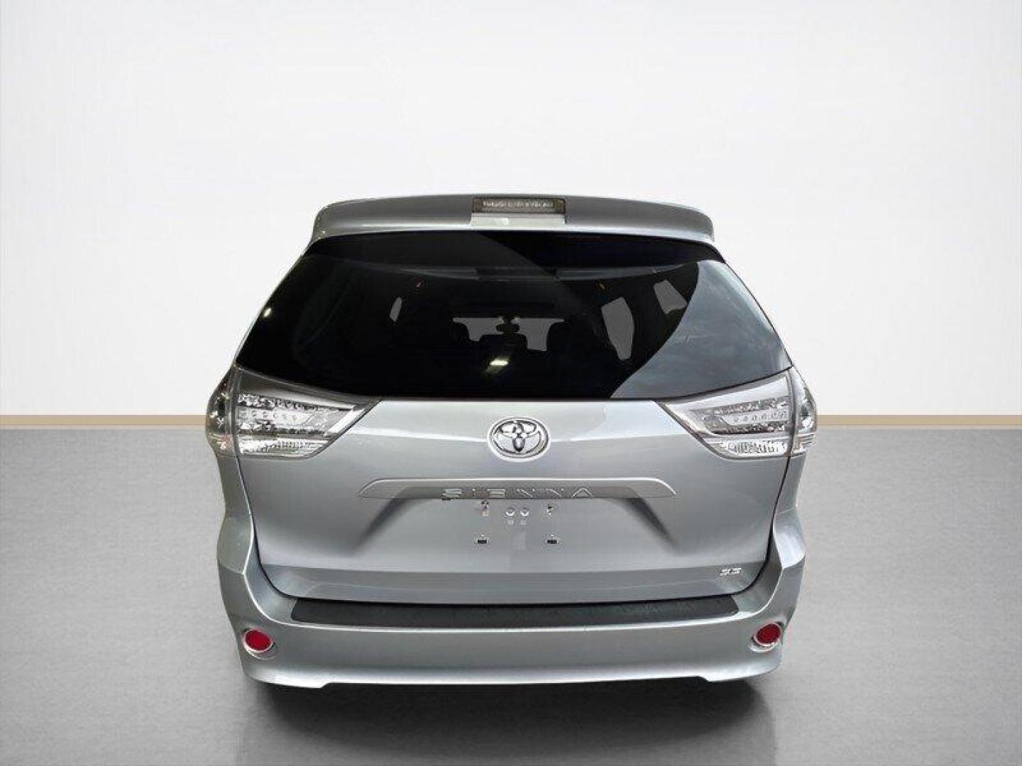 2013 Predawn Gray Mica Toyota Sienna SE 8 Passenger (5TDXK3DC9DS) with an 3.5L V6 266hp 245ft. lbs. engine, Automatic transmission, located at 25355 Eames Street, Channahon, IL, 60410, (815) 467-1807, 41.429108, -88.228432 - Ladies and gentlemen, let me introduce you to the ultimate family-hauling machine, the 2013 Toyota Sienna SE! This bad boy is powered by a 3.5L V6 engine that produces a whopping 266 horsepower and 245 ft-lbs of torque. That's right, you'll have plenty of power to get up and go, whether you're takin - Photo#3