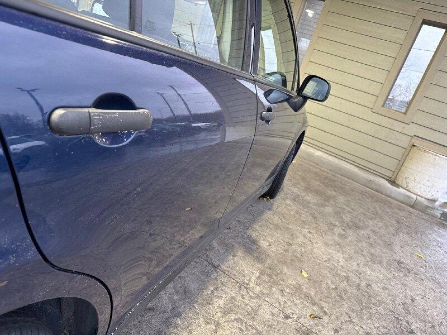 2009 Blue Onyx Nissan Versa 1.6 (3N1CC11EX9L) with an 1.6L I4 107hp 111ft. lbs. engine, Automatic transmission, located at 25355 Eames Street, Channahon, IL, 60410, (815) 467-1807, 41.429108, -88.228432 - Photo#10