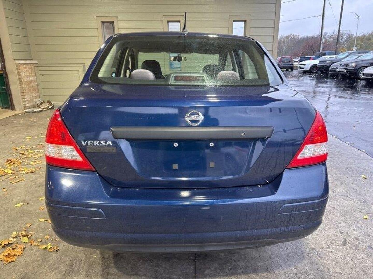 2009 Blue Onyx Nissan Versa 1.6 (3N1CC11EX9L) with an 1.6L I4 107hp 111ft. lbs. engine, Automatic transmission, located at 25355 Eames Street, Channahon, IL, 60410, (815) 467-1807, 41.429108, -88.228432 - Photo#4