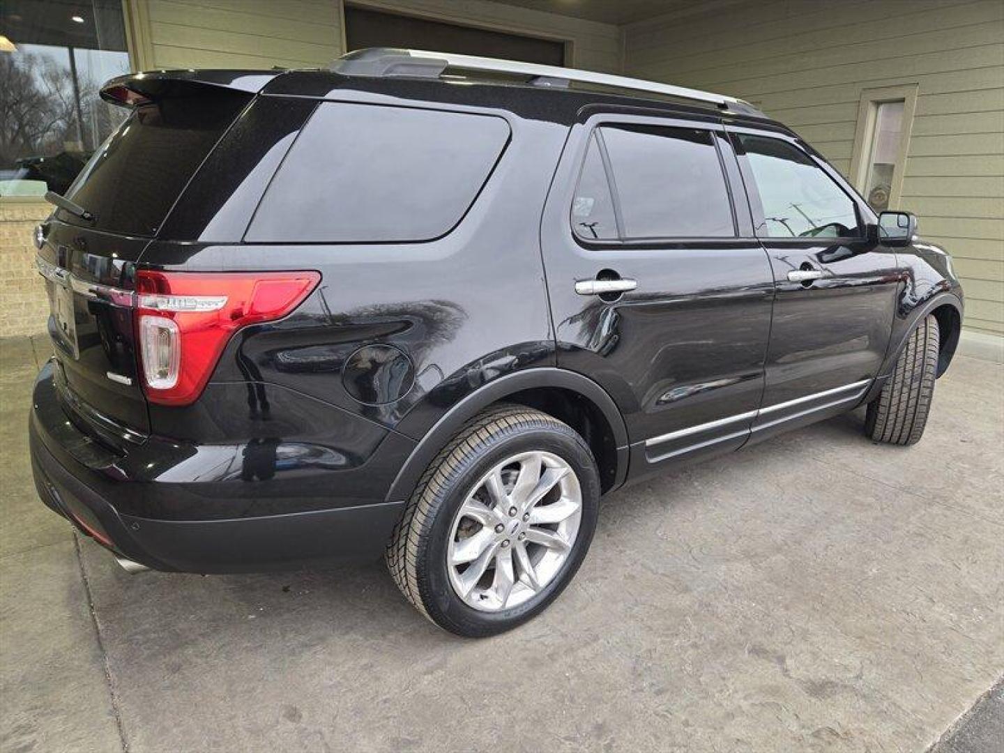 2013 Tuxedo Black Metallic Ford Explorer XLT (1FM5K8D82DG) with an 3.5 engine, Automatic transmission, located at 25355 Eames Street, Channahon, IL, 60410, (815) 467-1807, 41.429108, -88.228432 - Ladies and gentlemen, put your hands together for the 2013 Ford Explorer XLT! This baby is equipped with a 3.5 engine that will make you feel like you're driving a race car. Don't worry, we won't tell the cops about that. Now, let's talk about the Equipment Group 202A package. This beauty comes wit - Photo#3