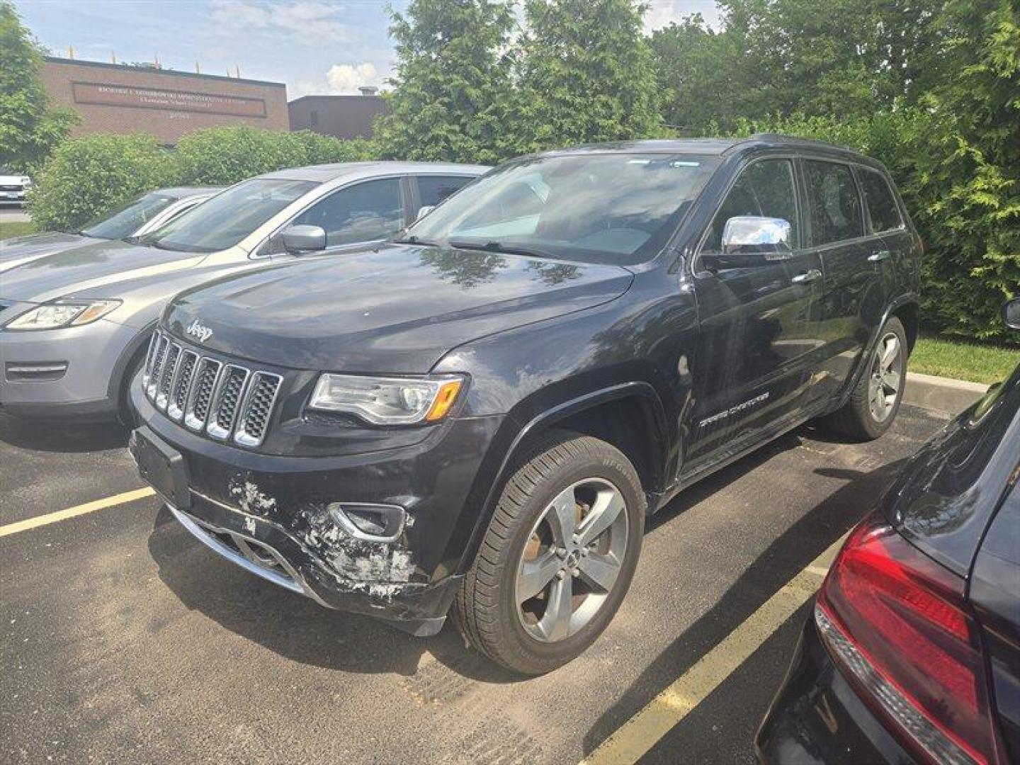2015 Brilliant Black Crystal Pearl Coat Jeep Grand Cherokee Overland (1C4RJFCG9FC) with an 3.6L V6 290hp 260ft. lbs. engine, Automatic transmission, located at 25355 Eames Street, Channahon, IL, 60410, (815) 467-1807, 41.429108, -88.228432 - ** LOCAL TRADE IN NEEDS AIR SUSPERSION WORK, AS-IS. ***NO FINANCING AVAILABLE. NO SHIPPING AVAILABLE* - Photo#6