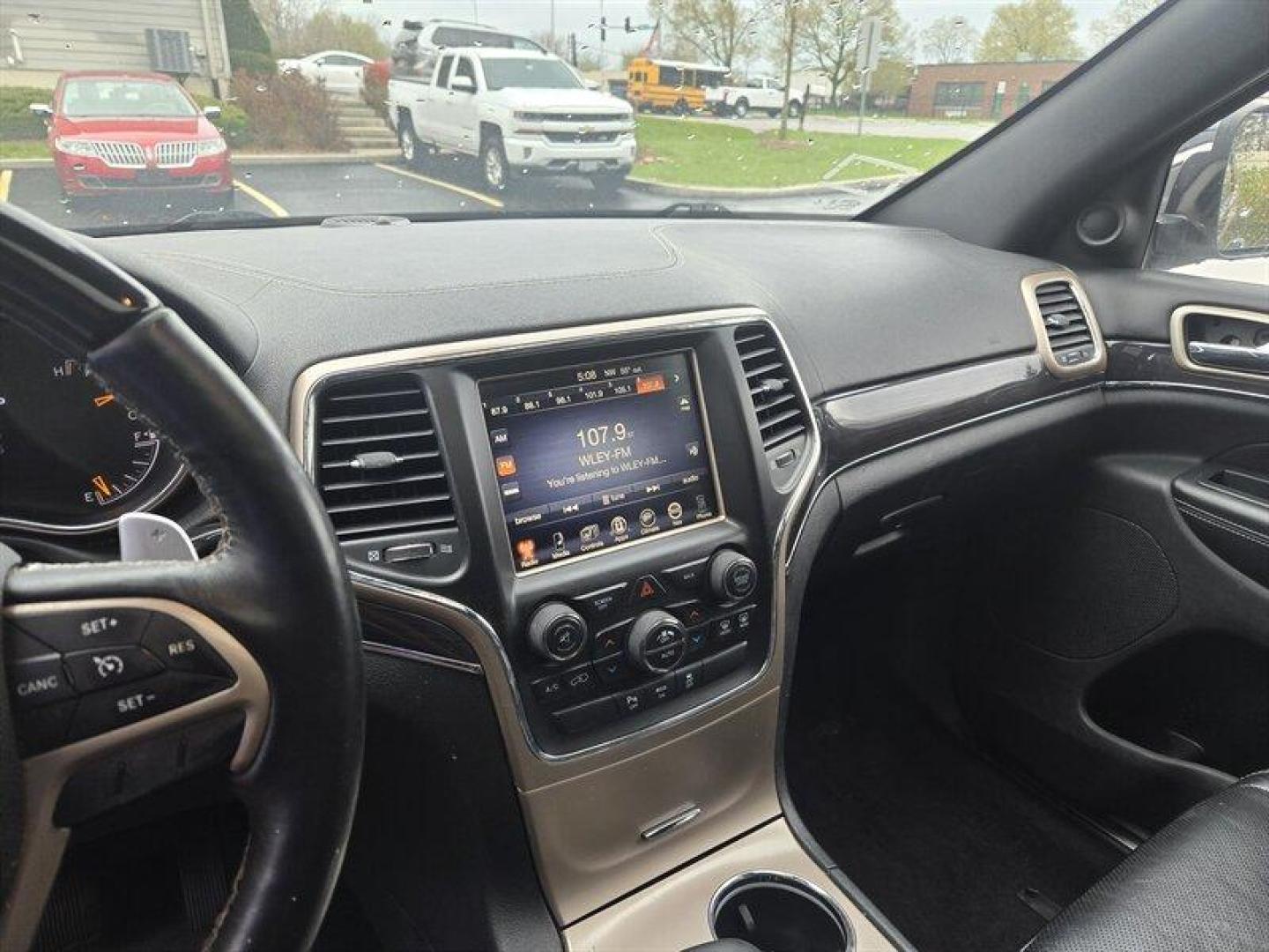 2015 Brilliant Black Crystal Pearl Coat Jeep Grand Cherokee Overland (1C4RJFCG9FC) with an 3.6L V6 290hp 260ft. lbs. engine, Automatic transmission, located at 25355 Eames Street, Channahon, IL, 60410, (815) 467-1807, 41.429108, -88.228432 - ** LOCAL TRADE IN NEEDS AIR SUSPERSION WORK, AS-IS. ***NO FINANCING AVAILABLE. NO SHIPPING AVAILABLE* - Photo#9