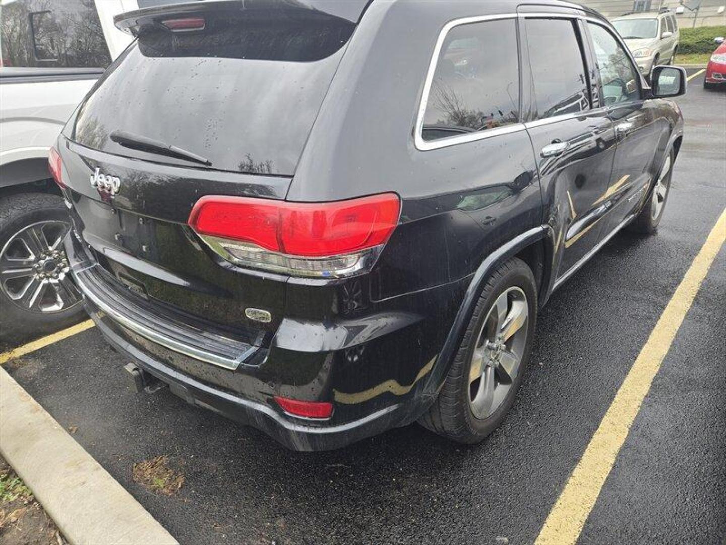2015 Brilliant Black Crystal Pearl Coat Jeep Grand Cherokee Overland (1C4RJFCG9FC) with an 3.6L V6 290hp 260ft. lbs. engine, Automatic transmission, located at 25355 Eames Street, Channahon, IL, 60410, (815) 467-1807, 41.429108, -88.228432 - ** LOCAL TRADE IN NEEDS AIR SUSPERSION WORK, AS-IS. ***NO FINANCING AVAILABLE. NO SHIPPING AVAILABLE* - Photo#2