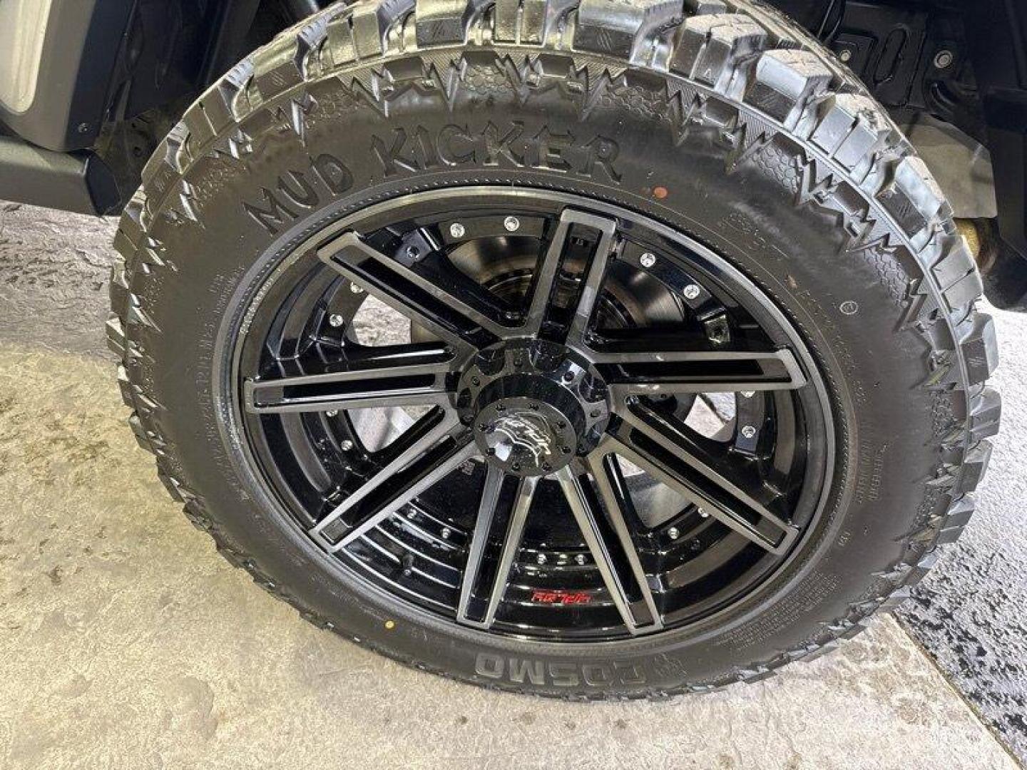2020 Billet Silver Metallic Clear Coat Jeep Gladiator Overland (1C6HJTFG9LL) with an 3.6L V6 285hp 260ft. lbs. engine, Automatic transmission, located at 25355 Eames Street, Channahon, IL, 60410, (815) 467-1807, 41.429108, -88.228432 - Photo#29