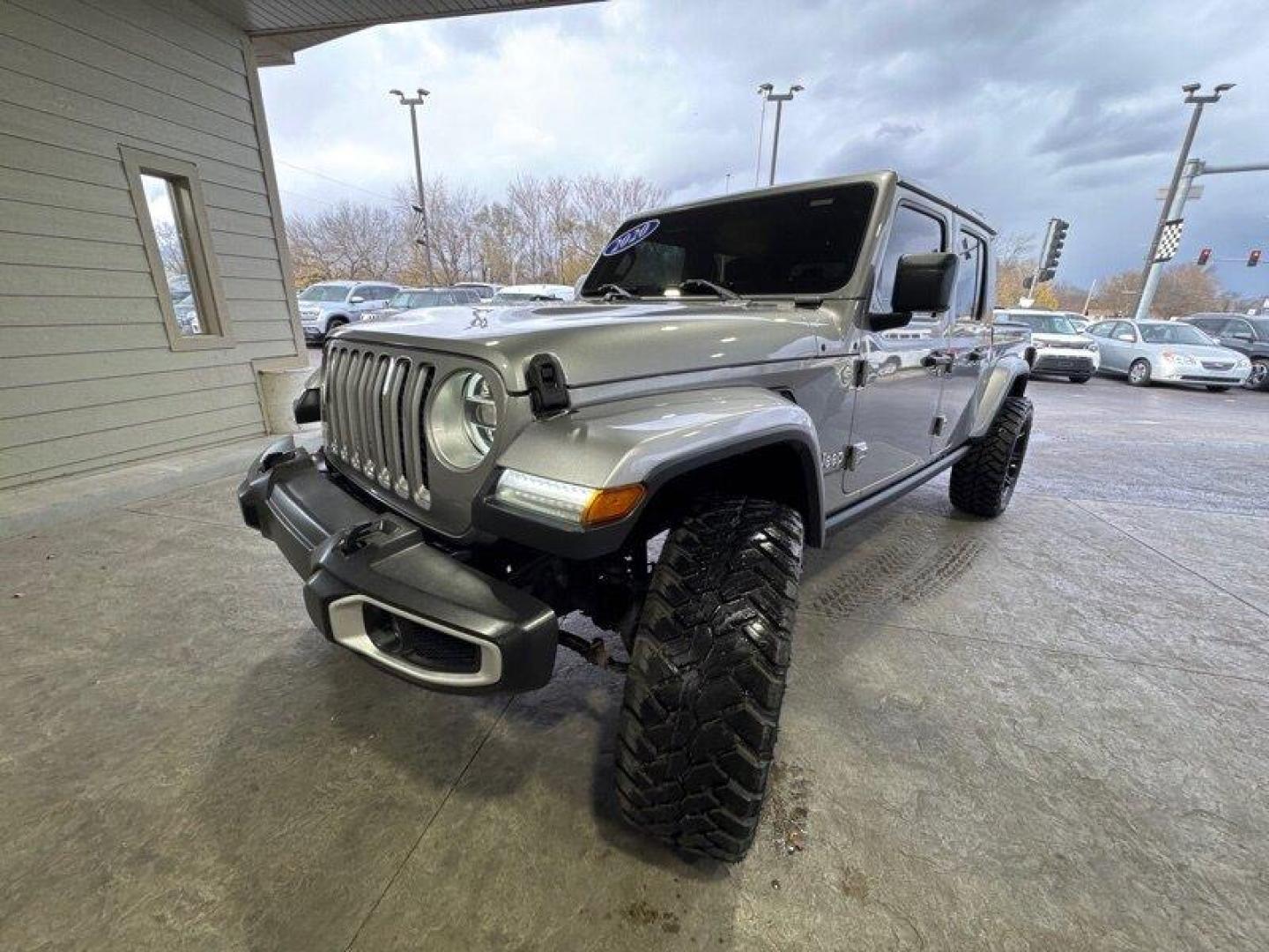 2020 Billet Silver Metallic Clear Coat Jeep Gladiator Overland (1C6HJTFG9LL) with an 3.6L V6 285hp 260ft. lbs. engine, Automatic transmission, located at 25355 Eames Street, Channahon, IL, 60410, (815) 467-1807, 41.429108, -88.228432 - Photo#11