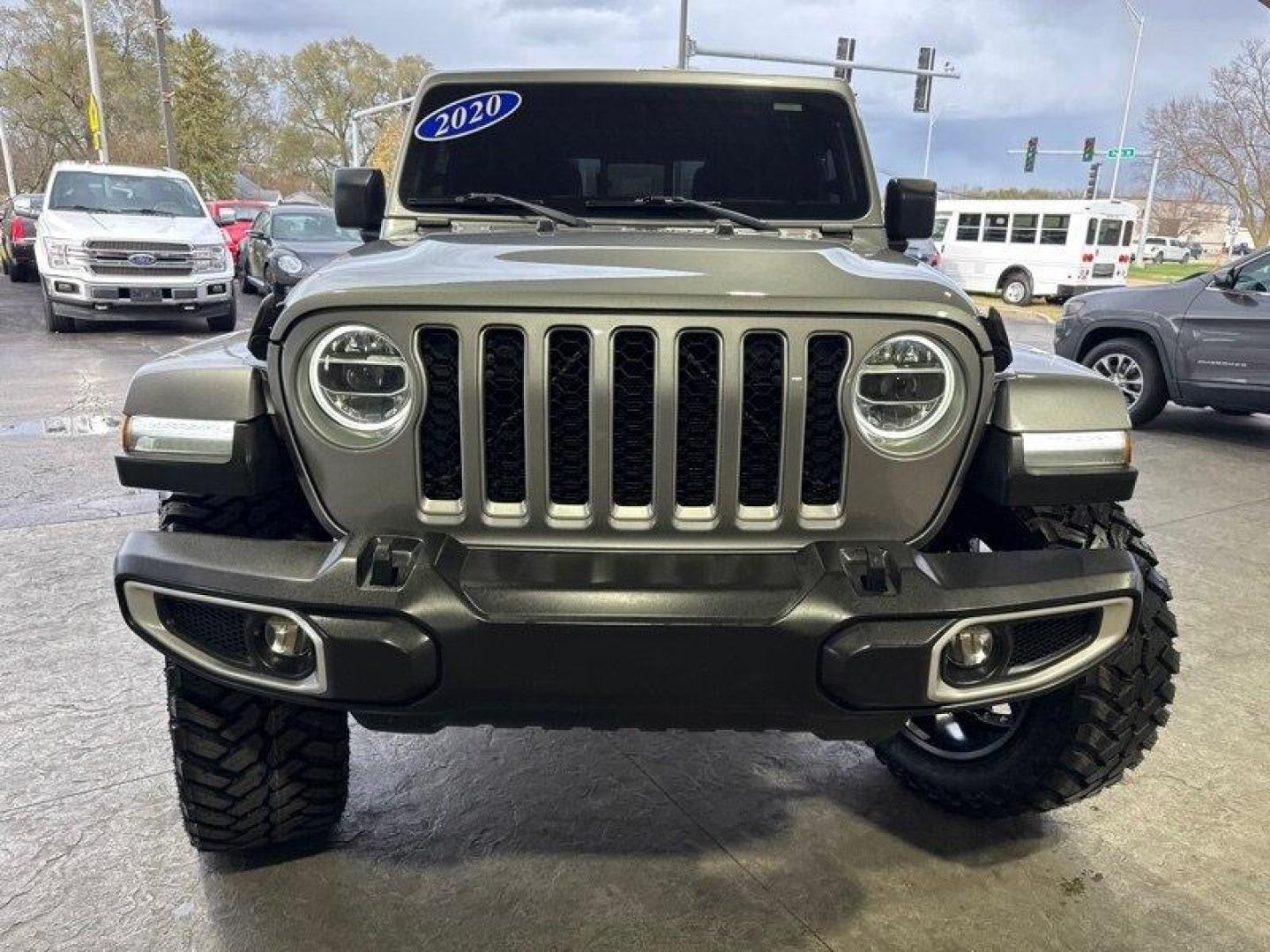 2020 Billet Silver Metallic Clear Coat Jeep Gladiator Overland (1C6HJTFG9LL) with an 3.6L V6 285hp 260ft. lbs. engine, Automatic transmission, located at 25355 Eames Street, Channahon, IL, 60410, (815) 467-1807, 41.429108, -88.228432 - Photo#12