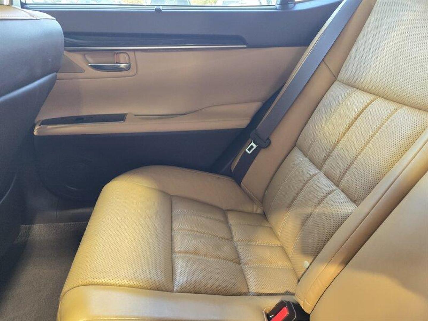 2016 Eminent White Pearl Lexus ES 350 350 (JTHBK1GG4G2) with an 3.5 engine, Automatic transmission, located at 25355 Eames Street, Channahon, IL, 60410, (815) 467-1807, 41.429108, -88.228432 - Photo#11