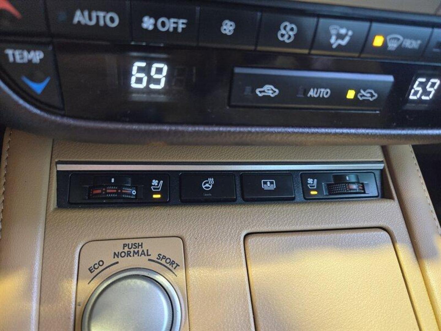 2016 Eminent White Pearl Lexus ES 350 350 (JTHBK1GG4G2) with an 3.5 engine, Automatic transmission, located at 25355 Eames Street, Channahon, IL, 60410, (815) 467-1807, 41.429108, -88.228432 - Photo#19