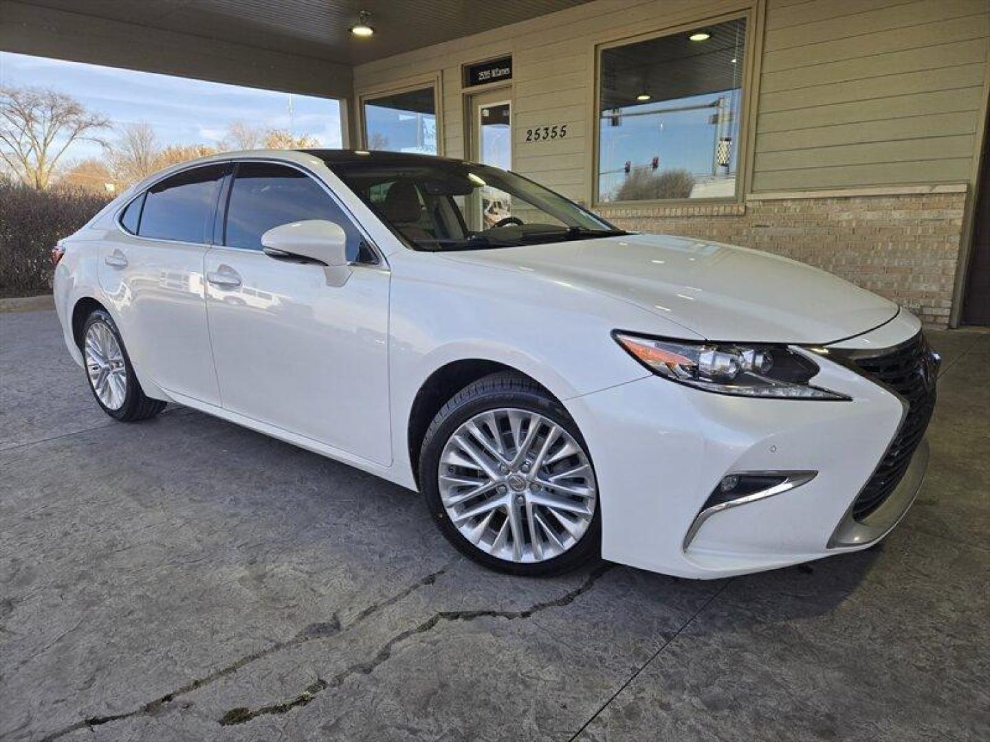 2016 Eminent White Pearl Lexus ES 350 350 (JTHBK1GG4G2) with an 3.5 engine, Automatic transmission, located at 25355 Eames Street, Channahon, IL, 60410, (815) 467-1807, 41.429108, -88.228432 - Photo#0