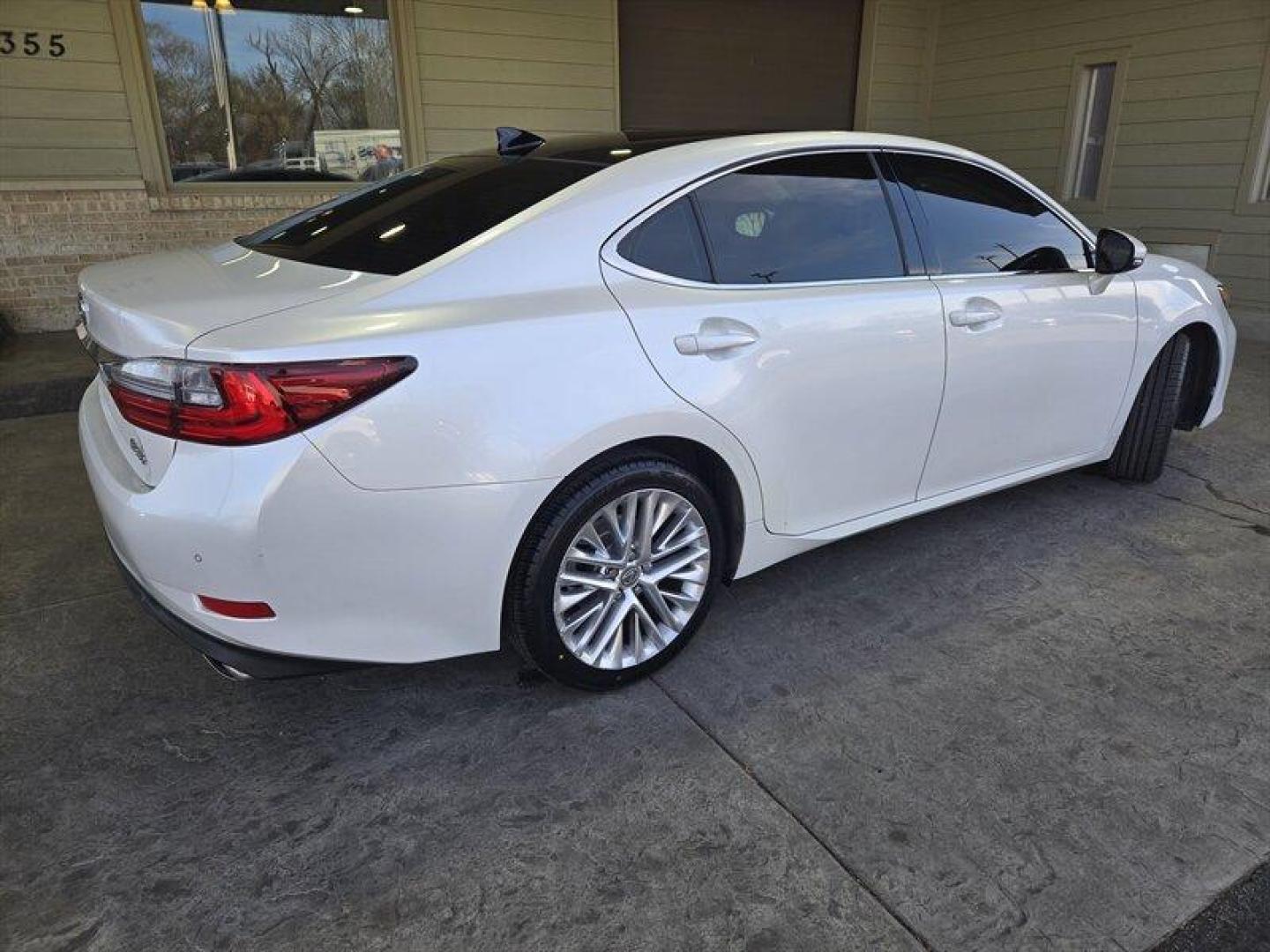 2016 Eminent White Pearl Lexus ES 350 350 (JTHBK1GG4G2) with an 3.5 engine, Automatic transmission, located at 25355 Eames Street, Channahon, IL, 60410, (815) 467-1807, 41.429108, -88.228432 - Photo#2