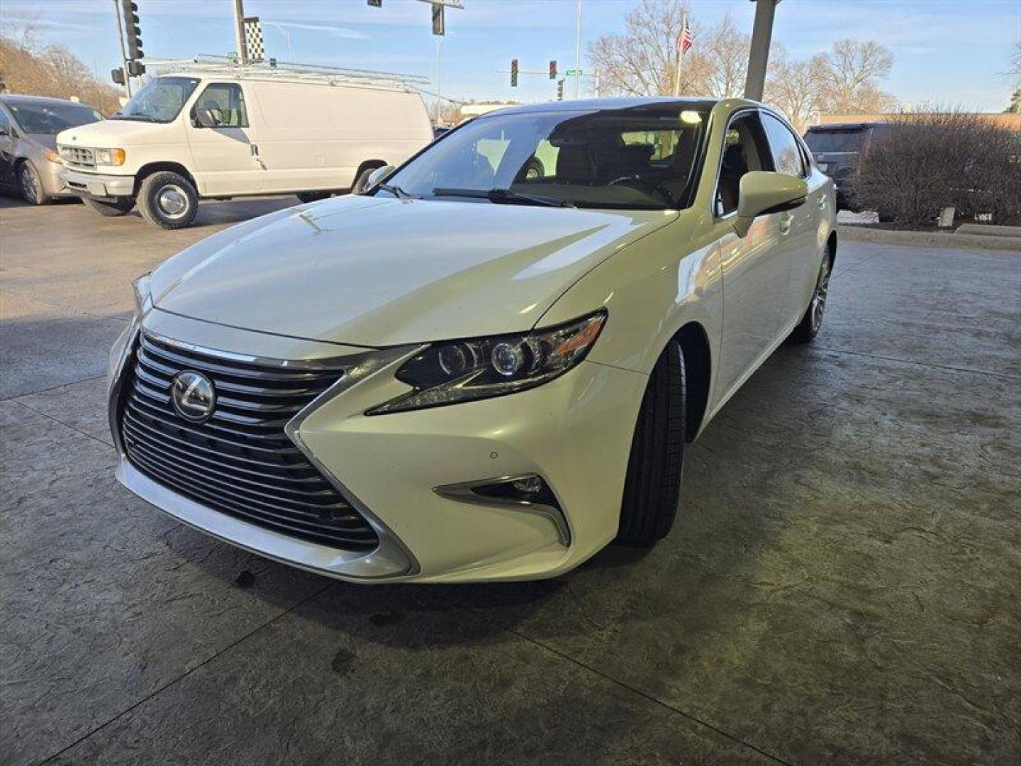 2016 Eminent White Pearl Lexus ES 350 350 (JTHBK1GG4G2) with an 3.5 engine, Automatic transmission, located at 25355 Eames Street, Channahon, IL, 60410, (815) 467-1807, 41.429108, -88.228432 - Photo#6