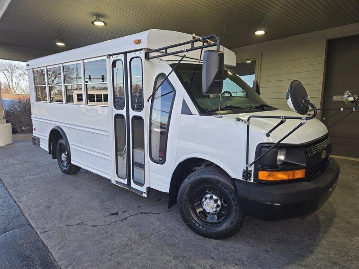 2007 White Chevrolet Express Work Van Cutaway (1GBHG31V171) , Automatic transmission, located at 25355 Eames Street, Channahon, IL, 60410, (815) 467-1807, 41.429108, -88.228432 - Photo#0