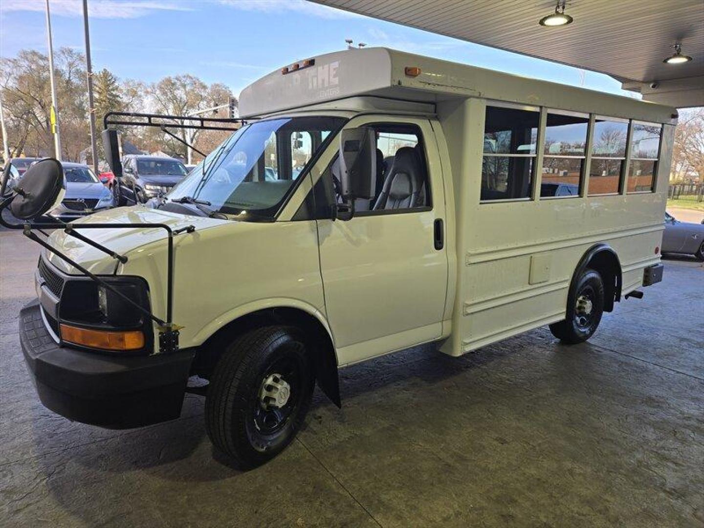 2007 White Chevrolet Express Work Van Cutaway (1GBHG31V171) , Automatic transmission, located at 25355 Eames Street, Channahon, IL, 60410, (815) 467-1807, 41.429108, -88.228432 - Photo#10
