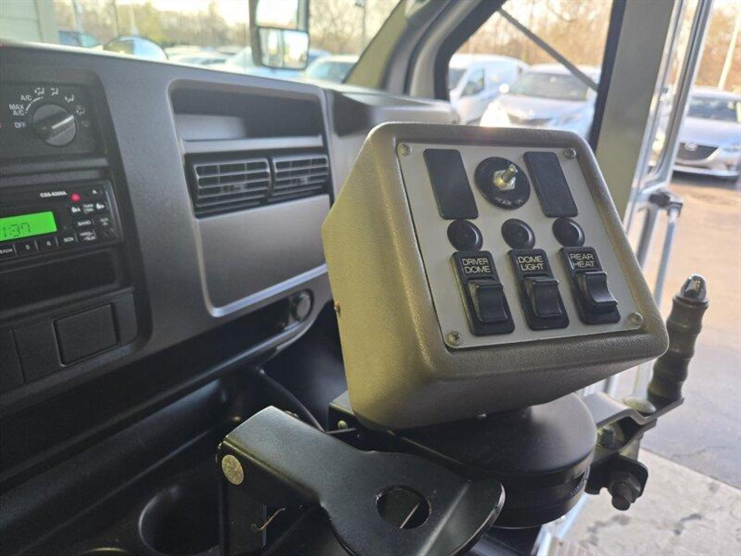 2007 White Chevrolet Express Work Van Cutaway (1GBHG31V171) , Automatic transmission, located at 25355 Eames Street, Channahon, IL, 60410, (815) 467-1807, 41.429108, -88.228432 - Photo#16