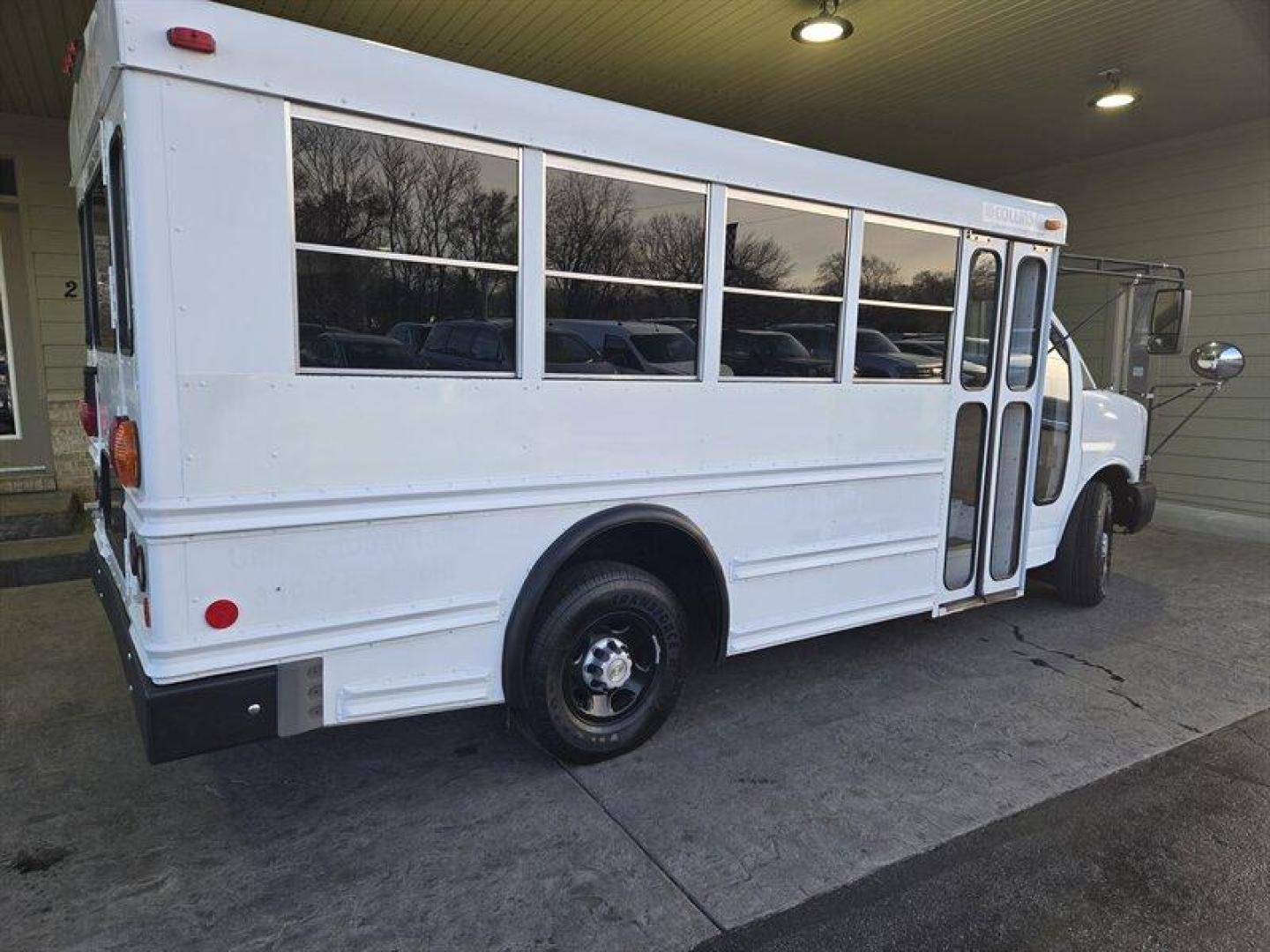 2007 White Chevrolet Express Work Van Cutaway (1GBHG31V171) , Automatic transmission, located at 25355 Eames Street, Channahon, IL, 60410, (815) 467-1807, 41.429108, -88.228432 - Photo#3