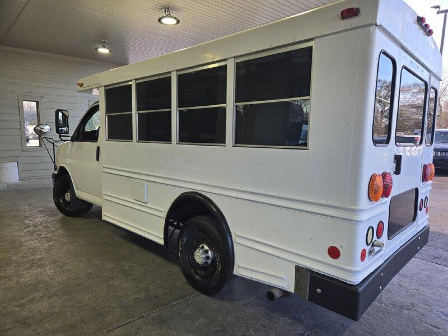 2007 White Chevrolet Express Work Van Cutaway (1GBHG31V171) , Automatic transmission, located at 25355 Eames Street, Channahon, IL, 60410, (815) 467-1807, 41.429108, -88.228432 - Photo#6