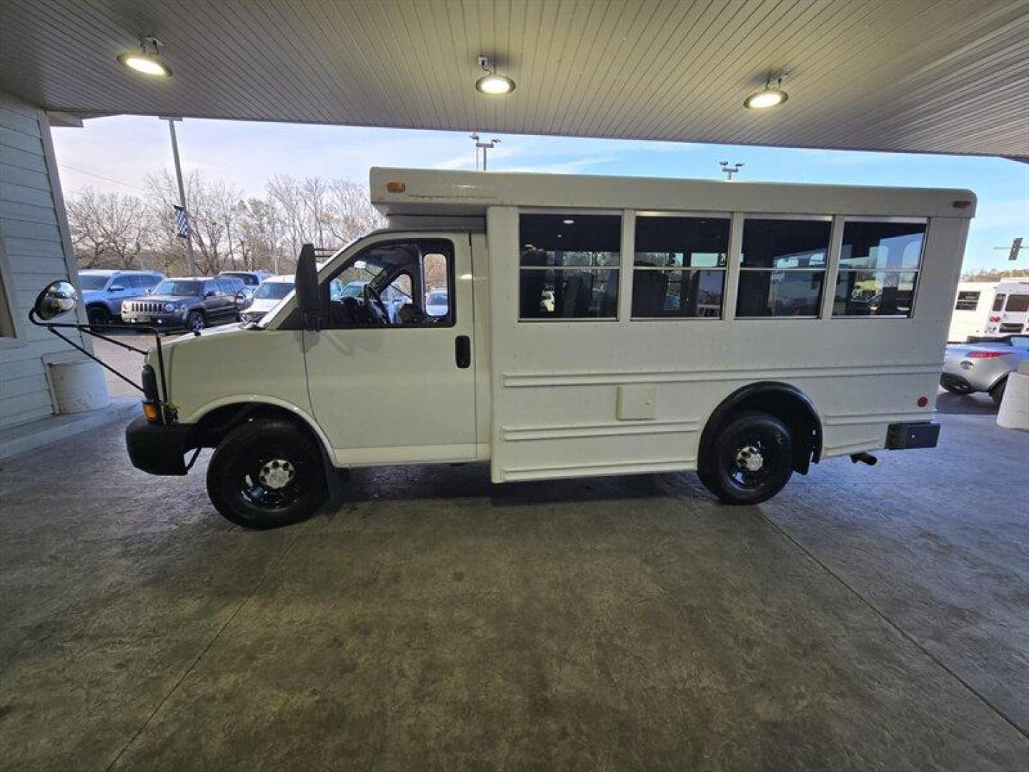 2007 White Chevrolet Express Work Van Cutaway (1GBHG31V171) , Automatic transmission, located at 25355 Eames Street, Channahon, IL, 60410, (815) 467-1807, 41.429108, -88.228432 - Photo#8