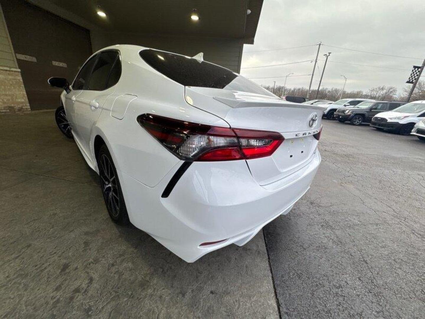 2023 Ice Cap Toyota Camry SE (4T1G11AKXPU) with an 2.5L I4 203hp 184ft. lbs. engine, Automatic transmission, located at 25355 Eames Street, Channahon, IL, 60410, (815) 467-1807, 41.429108, -88.228432 - Introducing the 2023 Toyota Camry SE, the ultimate driving machine that will leave you breathless! This powerhouse is equipped with a 2.5L I4 203hp 184ft. lbs. engine that will unleash your inner speed demon. With less than 12,000 miles, averaging less than 6,000 miles per year, this vehicle is prac - Photo#4