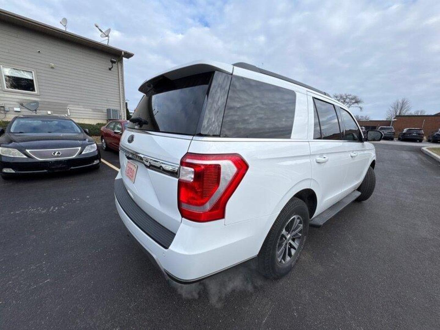 2020 Oxford White Ford Expedition XLT (1FMJU1JT7LE) with an EcoBoost 3.5L Twin Turbo V6 375hp 470ft. lbs. engine, Automatic transmission, located at 25355 Eames Street, Channahon, IL, 60410, (815) 467-1807, 41.429108, -88.228432 - Photo#2
