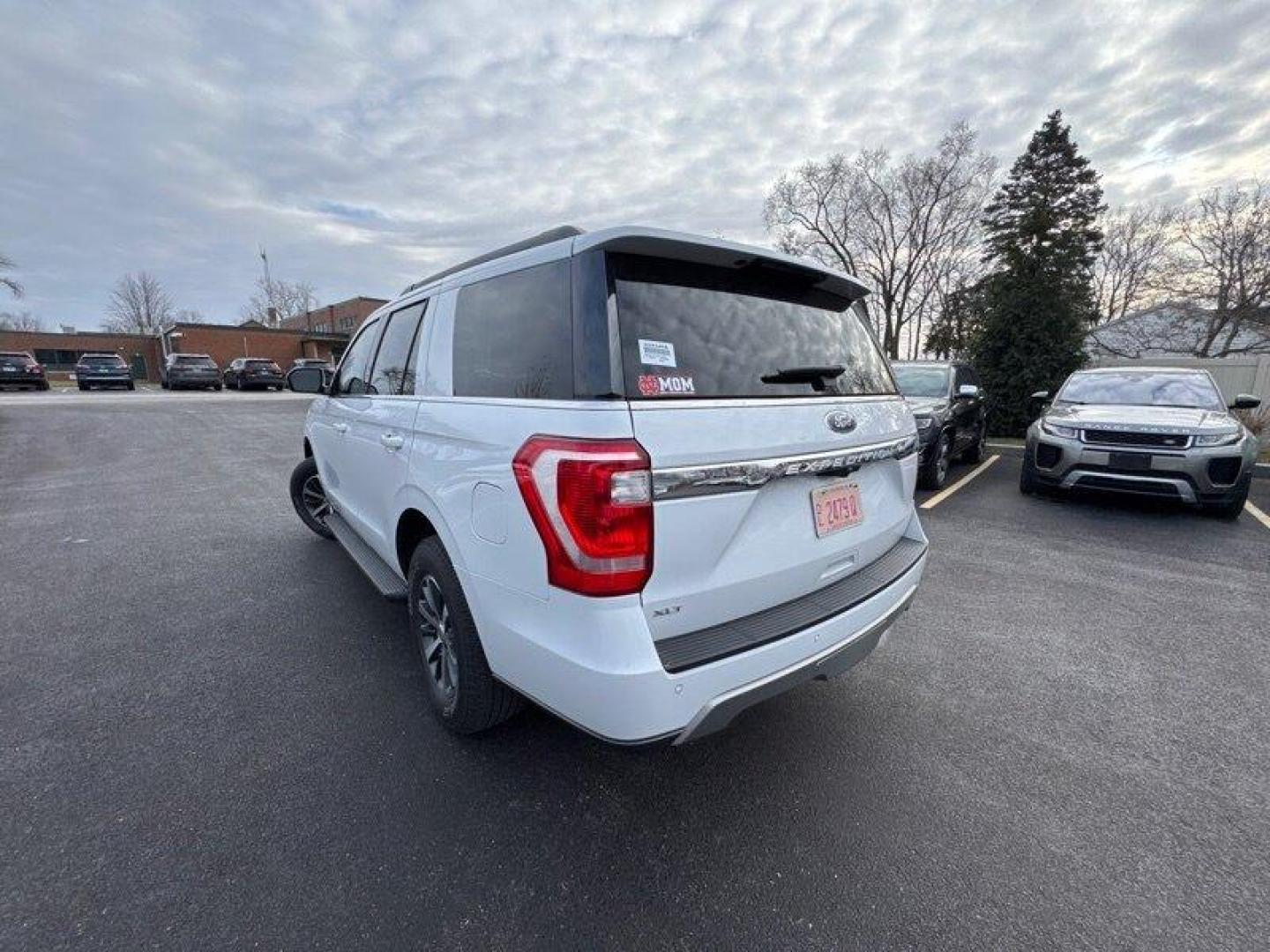 2020 Oxford White Ford Expedition XLT (1FMJU1JT7LE) with an EcoBoost 3.5L Twin Turbo V6 375hp 470ft. lbs. engine, Automatic transmission, located at 25355 Eames Street, Channahon, IL, 60410, (815) 467-1807, 41.429108, -88.228432 - Photo#4