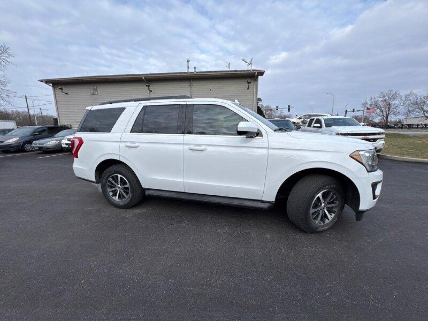 2020 Oxford White Ford Expedition XLT (1FMJU1JT7LE) with an EcoBoost 3.5L Twin Turbo V6 375hp 470ft. lbs. engine, Automatic transmission, located at 25355 Eames Street, Channahon, IL, 60410, (815) 467-1807, 41.429108, -88.228432 - Photo#1