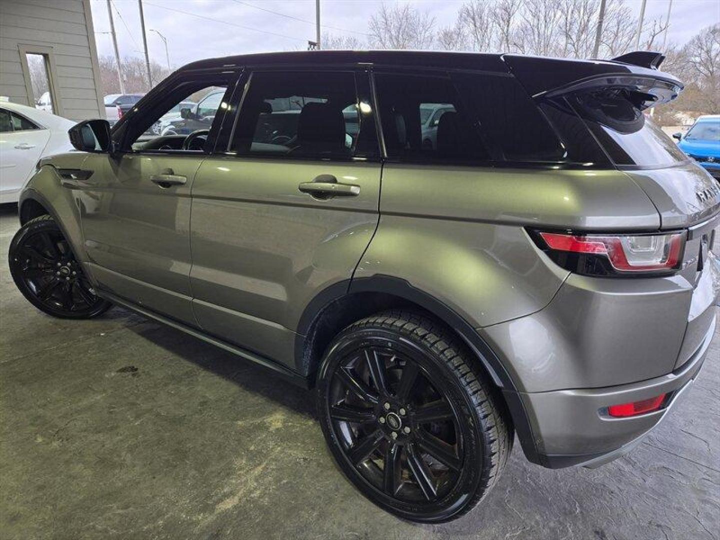 2018 Corris Grey Metallic Land Rover Range Rover Evoque HSE Dynamic (SALVD2SX1JH) with an 2.0L Turbo I4 286hp 295ft. lbs. engine, Automatic transmission, located at 25355 Eames Street, Channahon, IL, 60410, (815) 467-1807, 41.429108, -88.228432 - Photo#7