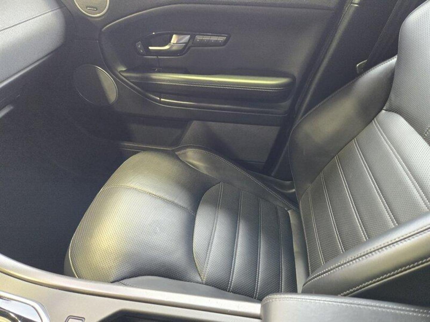 2018 Corris Grey Metallic Land Rover Range Rover Evoque HSE Dynamic (SALVD2SX1JH) with an 2.0L Turbo I4 286hp 295ft. lbs. engine, Automatic transmission, located at 25355 Eames Street, Channahon, IL, 60410, (815) 467-1807, 41.429108, -88.228432 - Photo#29