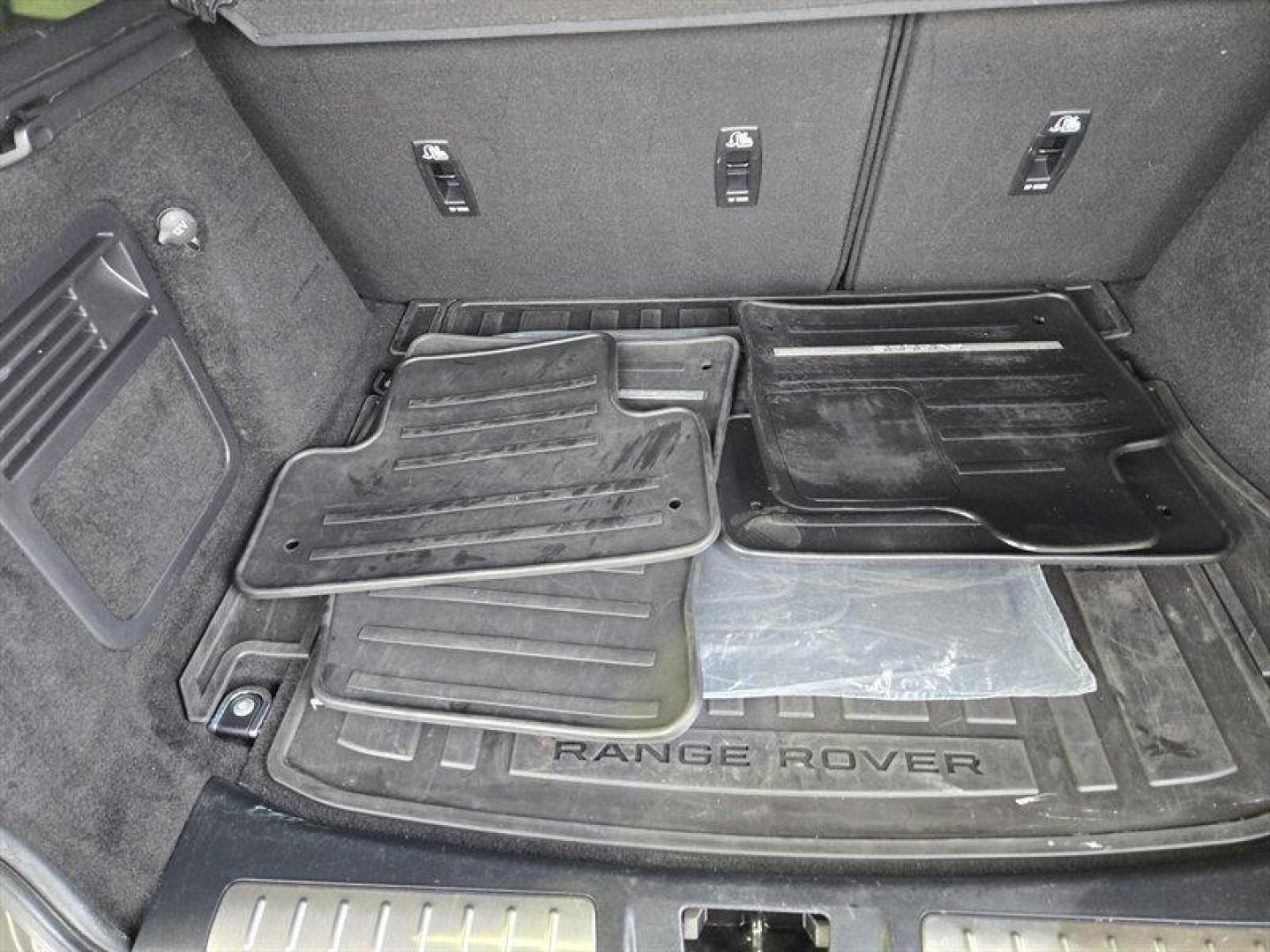 2018 Corris Grey Metallic Land Rover Range Rover Evoque HSE Dynamic (SALVD2SX1JH) with an 2.0L Turbo I4 286hp 295ft. lbs. engine, Automatic transmission, located at 25355 Eames Street, Channahon, IL, 60410, (815) 467-1807, 41.429108, -88.228432 - Photo#36