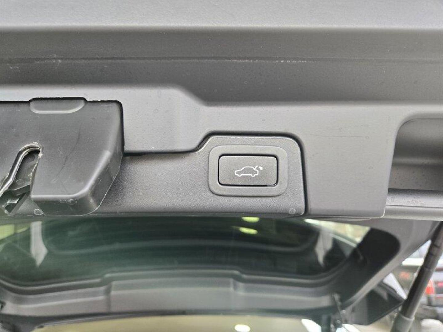 2018 Corris Grey Metallic Land Rover Range Rover Evoque HSE Dynamic (SALVD2SX1JH) with an 2.0L Turbo I4 286hp 295ft. lbs. engine, Automatic transmission, located at 25355 Eames Street, Channahon, IL, 60410, (815) 467-1807, 41.429108, -88.228432 - Photo#37