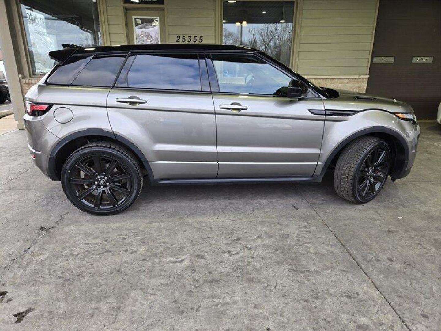 2018 Corris Grey Metallic Land Rover Range Rover Evoque HSE Dynamic (SALVD2SX1JH) with an 2.0L Turbo I4 286hp 295ft. lbs. engine, Automatic transmission, located at 25355 Eames Street, Channahon, IL, 60410, (815) 467-1807, 41.429108, -88.228432 - Photo#2