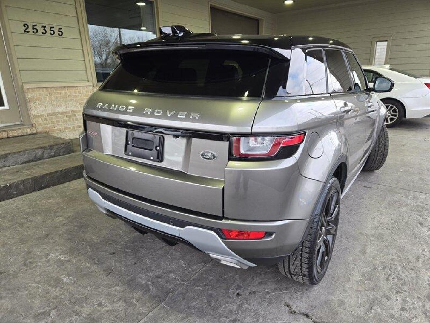 2018 Corris Grey Metallic Land Rover Range Rover Evoque HSE Dynamic (SALVD2SX1JH) with an 2.0L Turbo I4 286hp 295ft. lbs. engine, Automatic transmission, located at 25355 Eames Street, Channahon, IL, 60410, (815) 467-1807, 41.429108, -88.228432 - Photo#4