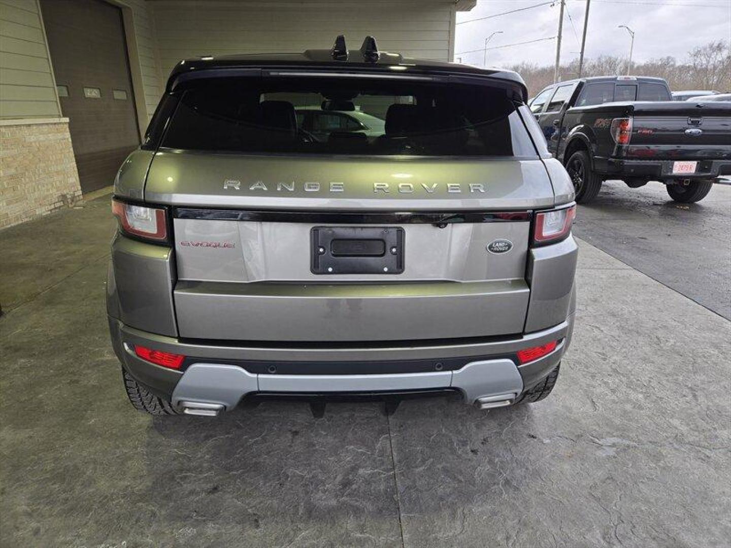 2018 Corris Grey Metallic Land Rover Range Rover Evoque HSE Dynamic (SALVD2SX1JH) with an 2.0L Turbo I4 286hp 295ft. lbs. engine, Automatic transmission, located at 25355 Eames Street, Channahon, IL, 60410, (815) 467-1807, 41.429108, -88.228432 - Photo#5