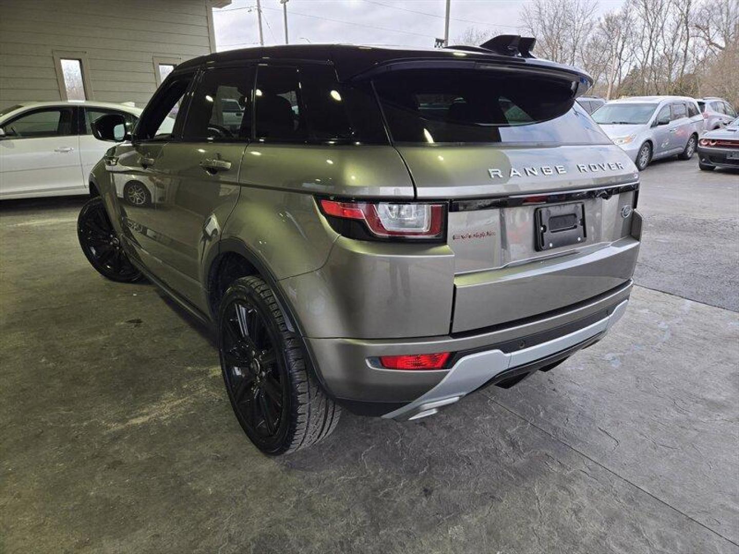 2018 Corris Grey Metallic Land Rover Range Rover Evoque HSE Dynamic (SALVD2SX1JH) with an 2.0L Turbo I4 286hp 295ft. lbs. engine, Automatic transmission, located at 25355 Eames Street, Channahon, IL, 60410, (815) 467-1807, 41.429108, -88.228432 - Photo#6