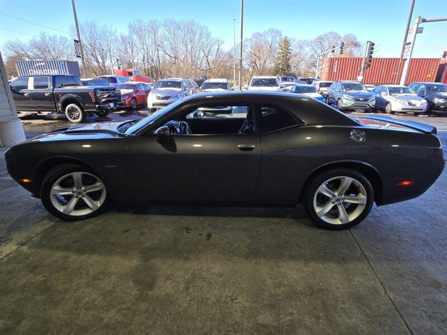 2018 Maximum Steel Metallic Clear Coat Dodge Challenger R/T (2C3CDZBT7JH) with an HEMI 5.7L V8 375hp 410ft. lbs. engine, Automatic transmission, located at 25355 Eames Street, Channahon, IL, 60410, (815) 467-1807, 41.429108, -88.228432 - Introducing a stunning 2018 Dodge Challenger R/T, powered by a HEMI 5.7L V8 engine that delivers 375 horsepower and 410ft. lbs. of torque. This exceptional vehicle has driven less than 10,000 miles per year, with a total mileage of below 64,000 miles. Its impressive fuel efficiency of 15 MPG in the - Photo#8
