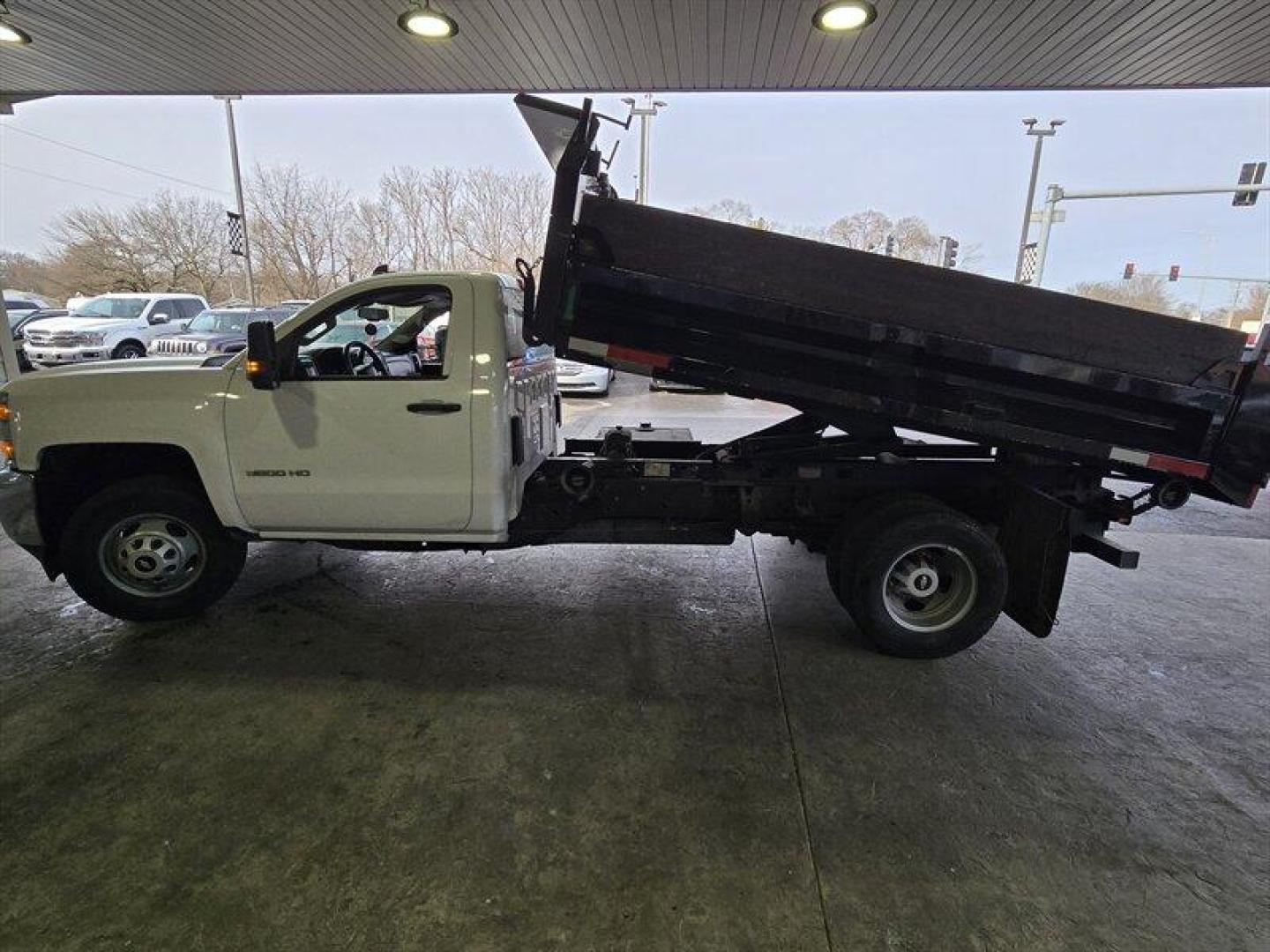 2019 White Chevrolet Silverado 3500HD CC Work Truck (1GB3CVCG7KF) with an Vortec 6.0L V8 360hp 380ft. lbs. engine, Automatic transmission, located at 25355 Eames Street, Channahon, IL, 60410, (815) 467-1807, 41.429108, -88.228432 - ** YES ONLY 13,000 MILES WITH A 11 FOOT KNAPHEIDE DUMP BODY. ** JUST ARRIVED AND CURRENTLY GOING THROUGH SERVICE AND DETAIL. Introducing the 2019 Chevrolet Silverado 3500HD CC Work Truck. This powerful pickup truck is powered by a Vortec 6.0L V8 engine that boasts an impressive 360 horsepower and - Photo#9