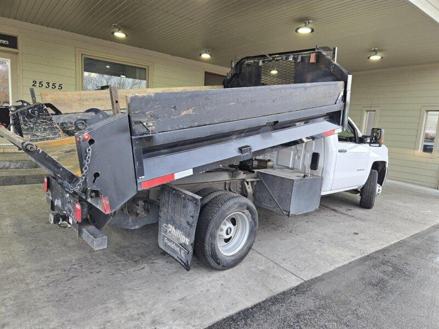 2019 White Chevrolet Silverado 3500HD CC Work Truck (1GB3CVCG7KF) with an Vortec 6.0L V8 360hp 380ft. lbs. engine, Automatic transmission, located at 25355 Eames Street, Channahon, IL, 60410, (815) 467-1807, 41.429108, -88.228432 - ** YES ONLY 13,000 MILES WITH A 11 FOOT KNAPHEIDE DUMP BODY. ** JUST ARRIVED AND CURRENTLY GOING THROUGH SERVICE AND DETAIL. Introducing the 2019 Chevrolet Silverado 3500HD CC Work Truck. This powerful pickup truck is powered by a Vortec 6.0L V8 engine that boasts an impressive 360 horsepower and - Photo#4
