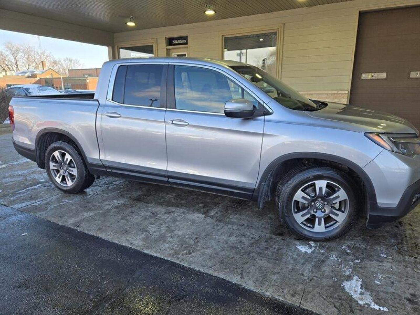 2019 Modern Steel Metallic Honda Ridgeline RTL (5FPYK2F53KB) with an 3.5L V6 280hp 262ft. lbs. engine, Automatic transmission, located at 25355 Eames Street, Channahon, IL, 60410, (815) 467-1807, 41.429108, -88.228432 - Photo#1